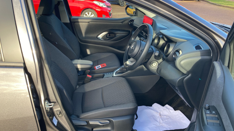 Toyota Yaris 1.5 Hybrid Design 5dr CVT Hybrid Hatchback